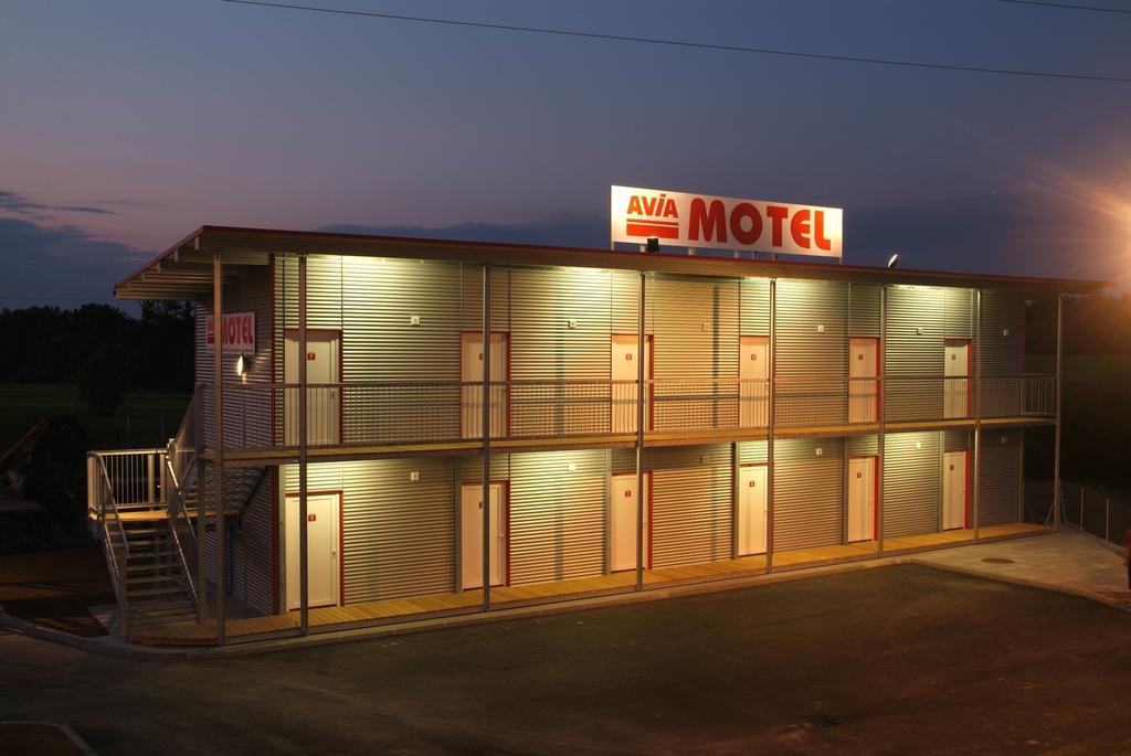 Fairsleep Avia Motel Gmuend Гмюнд Екстериор снимка